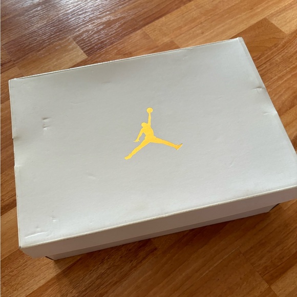 Jordan Air Mae
Celestine Blue (Women's) - Picture 3 of 16